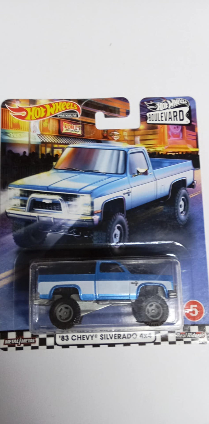 2019 Hot Wheels Boulevard 1983 Chevy Silverado 4x4 (GJT72)