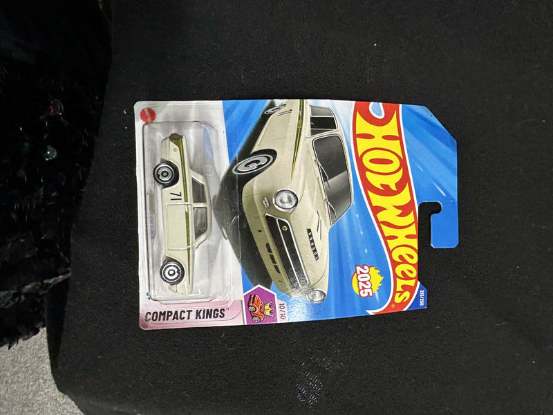 (DAMAGED CARDS )Hot Wheels 2025 Lotus Cortina 10/10- Lotus Cortina 213/250