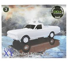1:24 Ford XY Falcon Ute plastic model set