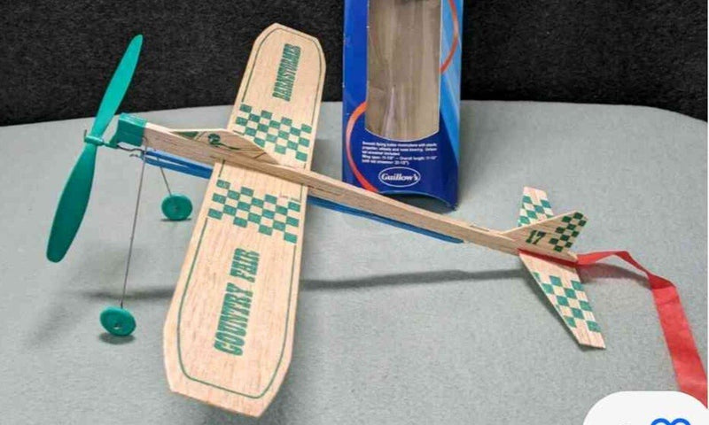 Guillow's Propeller Powered Balsa Airplane with Landing Gear Kit No. 51