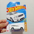 Hot Wheels 2025 Case F '94 Audi Avant RS2 White - International Card