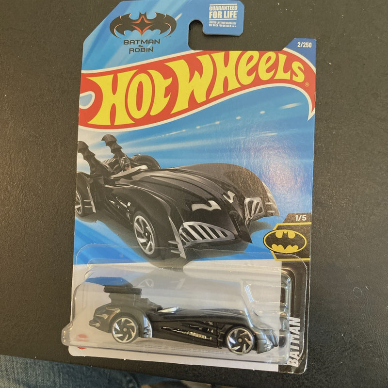 hotwheel batman and robin batmobile 1/5