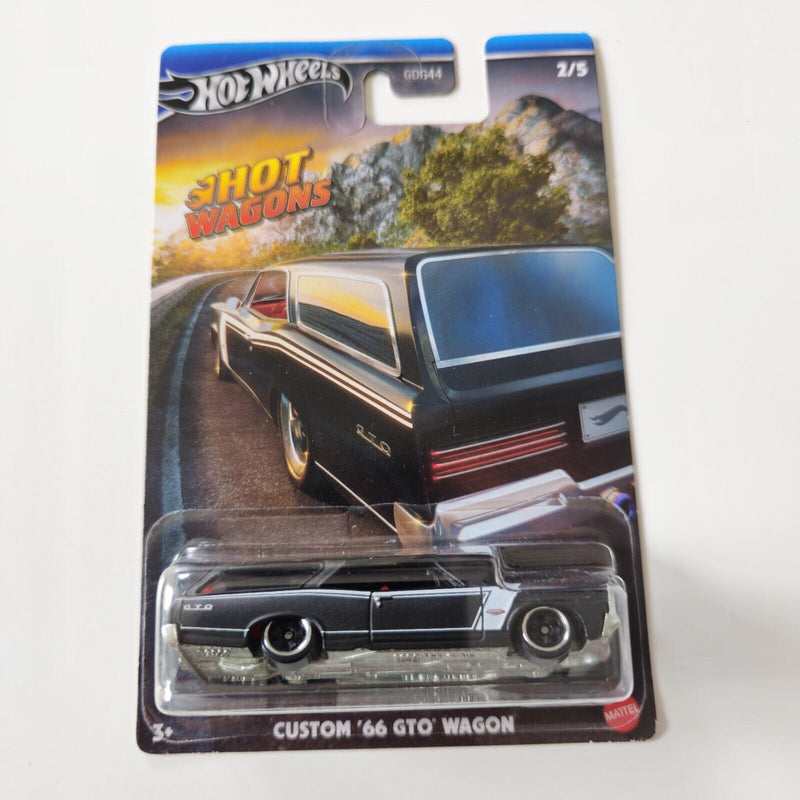 Hot Wheels - Hot Wagons Custom 66 GTO Wagon ( HRR87)