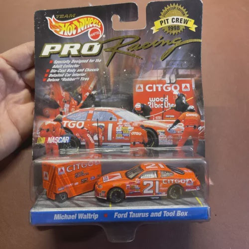 Hot wheels pro racing 1998 Pit Crew Michael Waltrip 21 Citgo Ford Taurus Toolbox