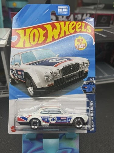 Hot Wheels 2025 Jaguar XJC V12 Coupe Wild Widebody 4/5