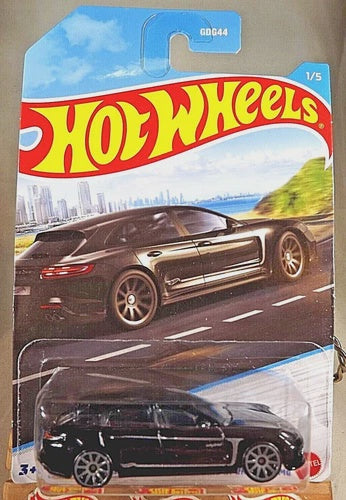 2020 Hot Wheels Luxury Sedans 1/5 PORSCHE PANAMERA TURBO E-HYBRID SPORT TURISMO