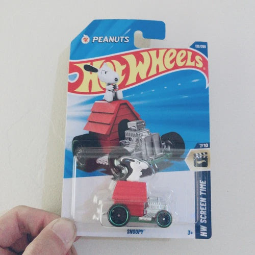 hot wheels snoopy hw screen time 7/10