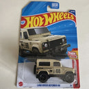 Hot Wheels 2025 Land Rover Defender 90 210/250