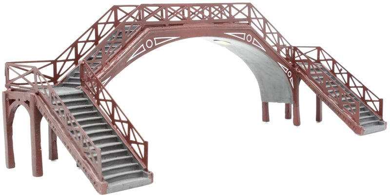 Hornby Hogsmeade station footbridge (r7235)